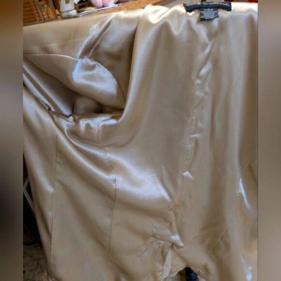 WP by Waterproof Beige Button-Up RainCoat, Size Large - Picture 7 of 8